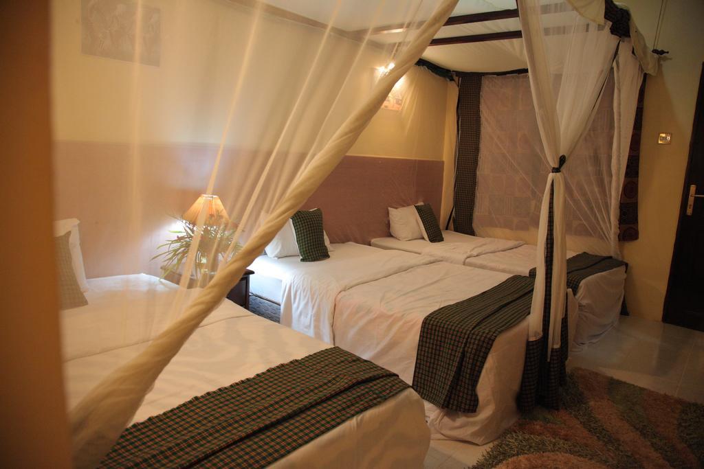 Highview Hotel Karatu Habitación foto